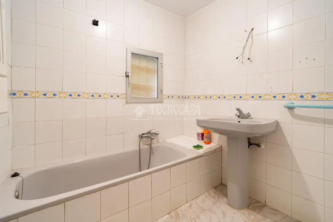 Baño de Casa adosada en venta en Cogollos de la Vega