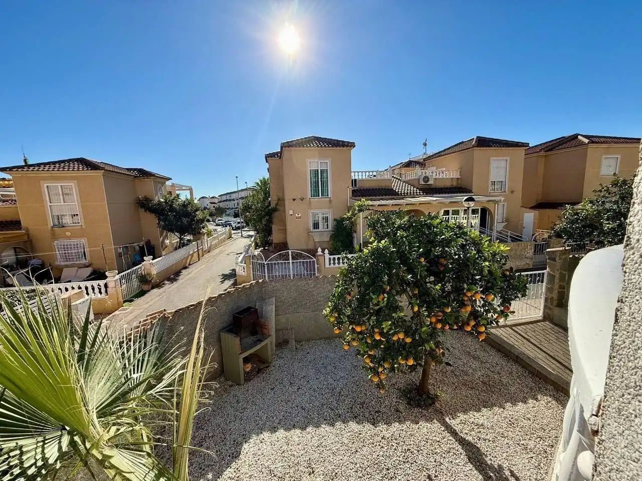 Vista exterior de Casa o xalet en venda en Orihuela amb Calefacció, Jardí privat i Piscina
