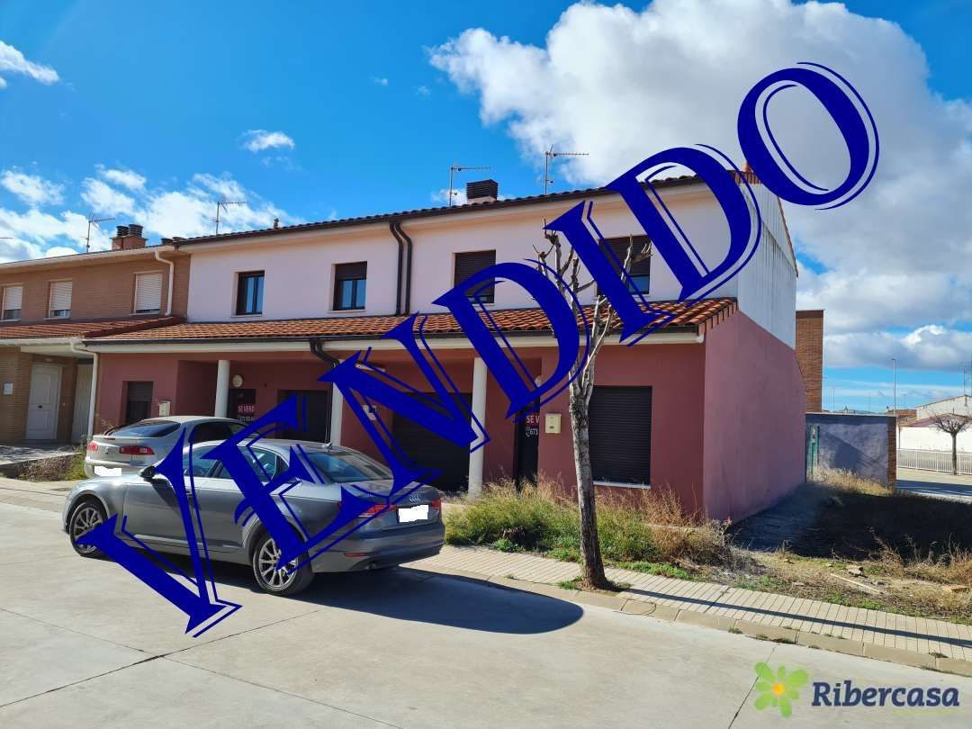 Vista exterior de Casa o xalet en venda en Cintruénigo amb Calefacció i Jardí privat