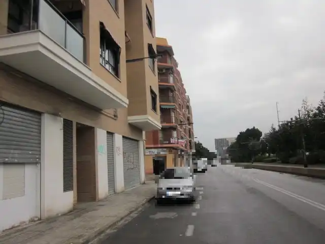 Vista exterior de Local de lloguer en Burjassot