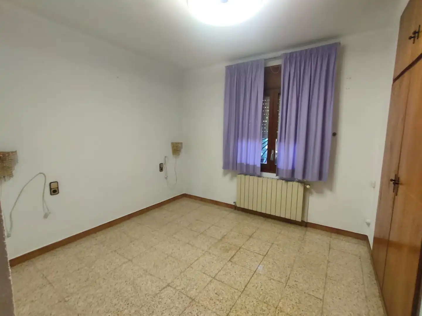 Habitación de Casa adosada en venta en Maçanet de la Selva con Aire acondicionado, Calefacción y Jardín privado