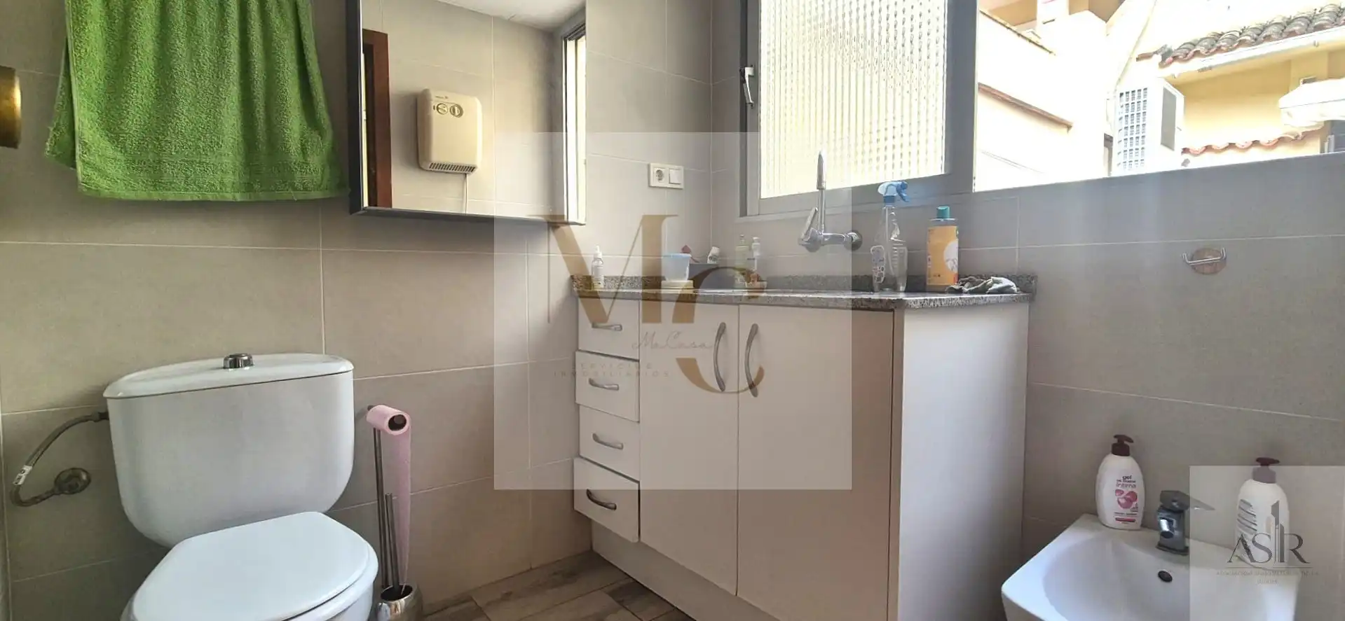 Bathroom of Houses for sale in Silla  with Storage room