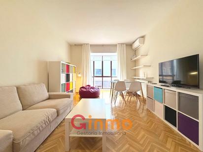 Living room of Flat to rent in  Madrid Capital  with Air Conditioner, Heating and Terrace