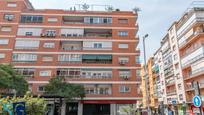 Außenansicht von Wohnung zum verkauf in  Granada Capital mit Klimaanlage und Balkon