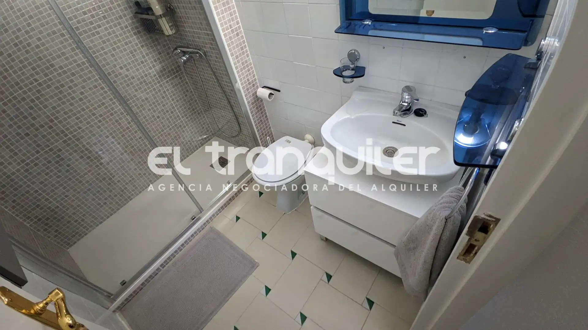Badezimmer von Wohnung zum Verkauf in Madrid mit Klimaanlage, Parkett und Terrasse
