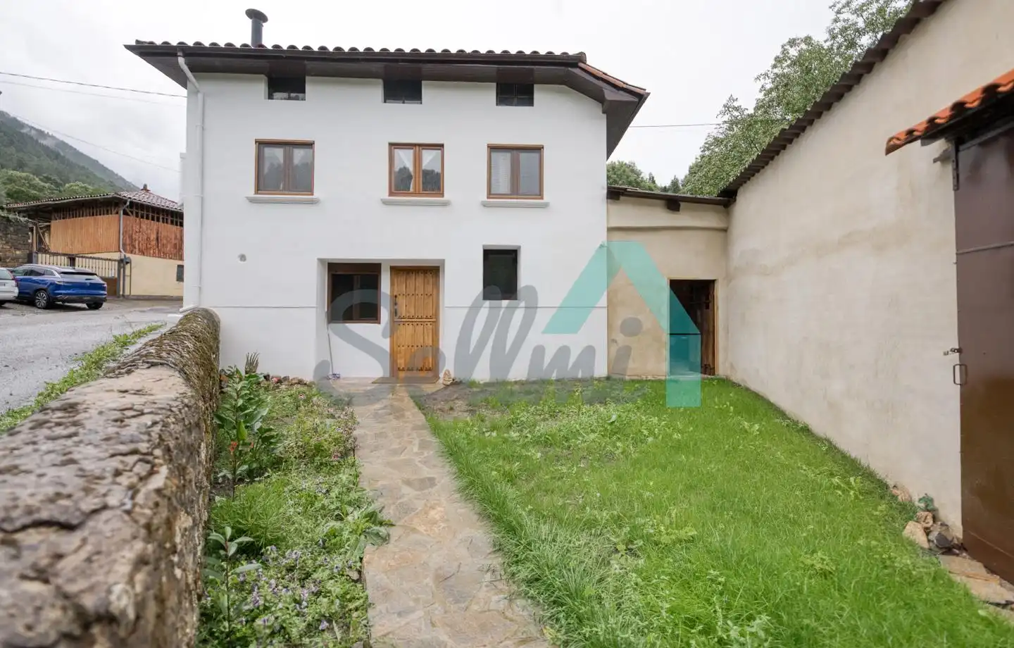 Außenansicht von Wohnung zur Miete in Salas mit Heizung, Privatgarten und Möbliert