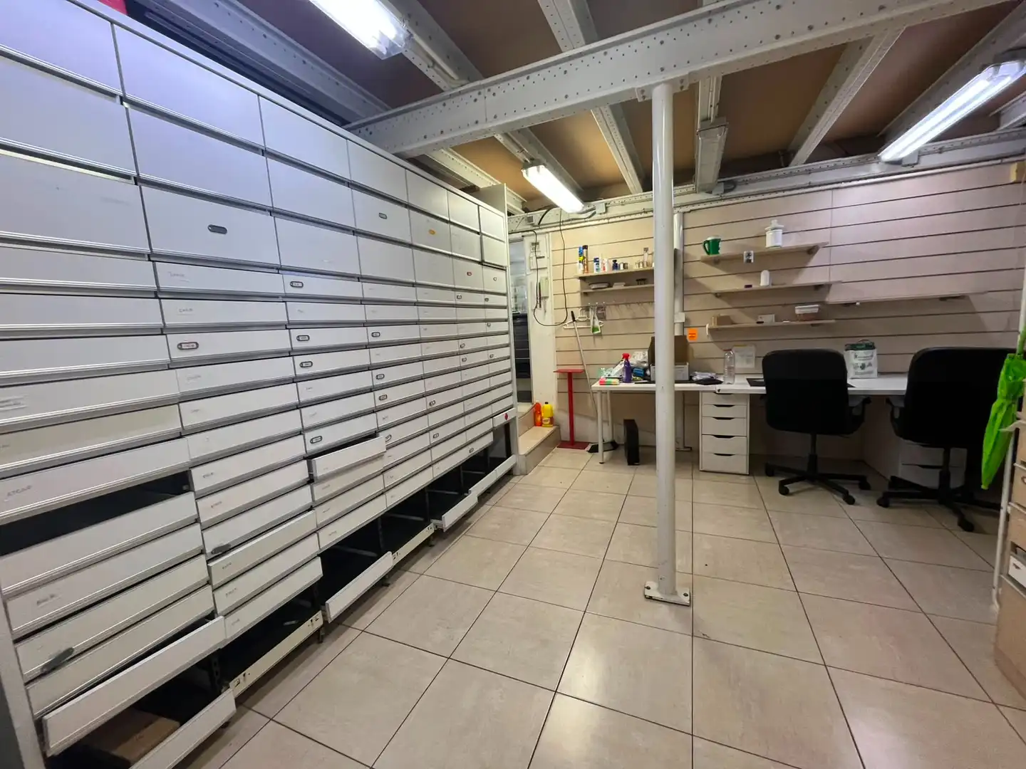 Geschaftsraum zur Miete in Valencia mit Klimaanlage und Möbliert