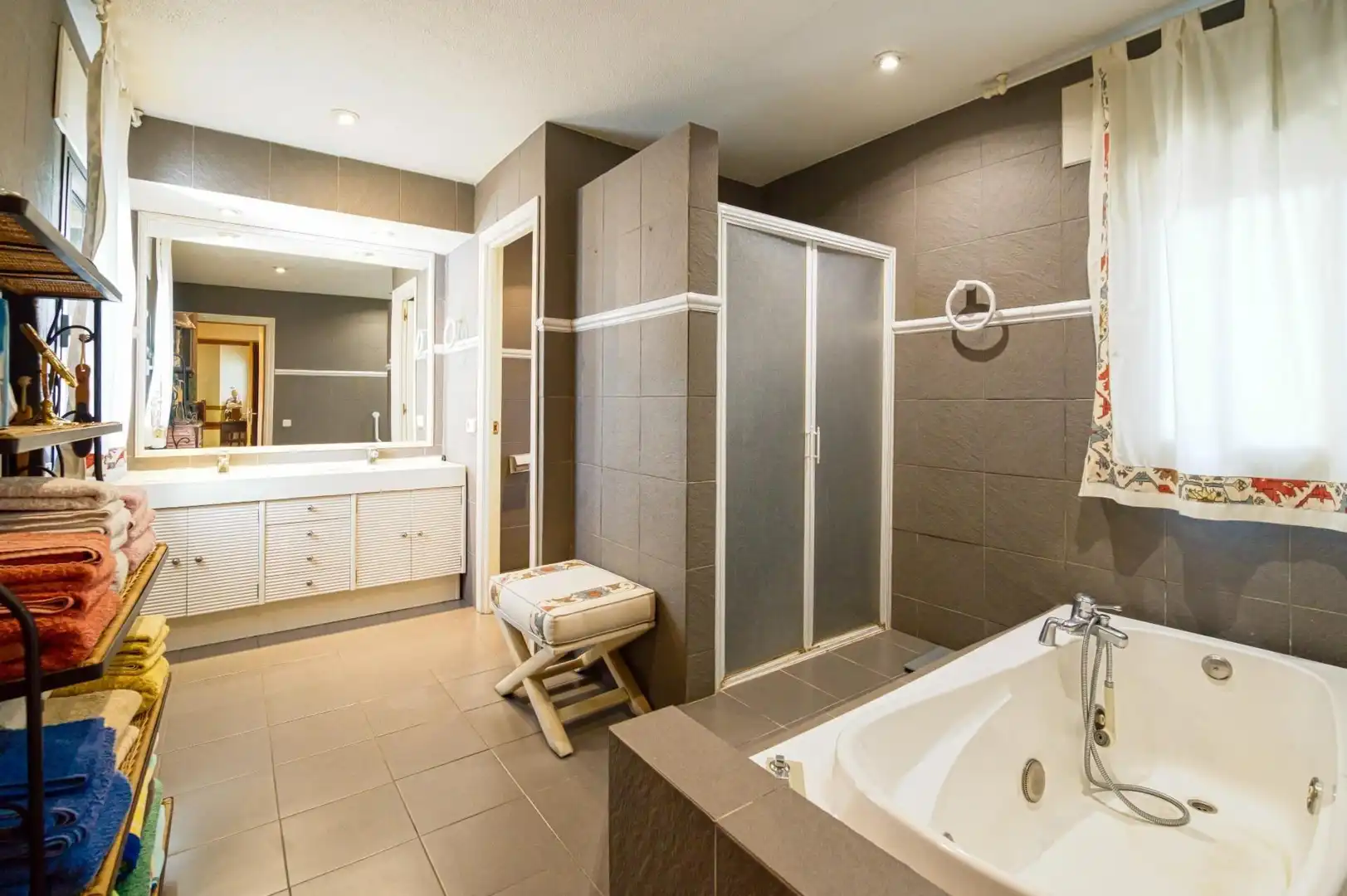 Detached house with terrace for sale in Calle del Valle de Tobalina, imagen 13