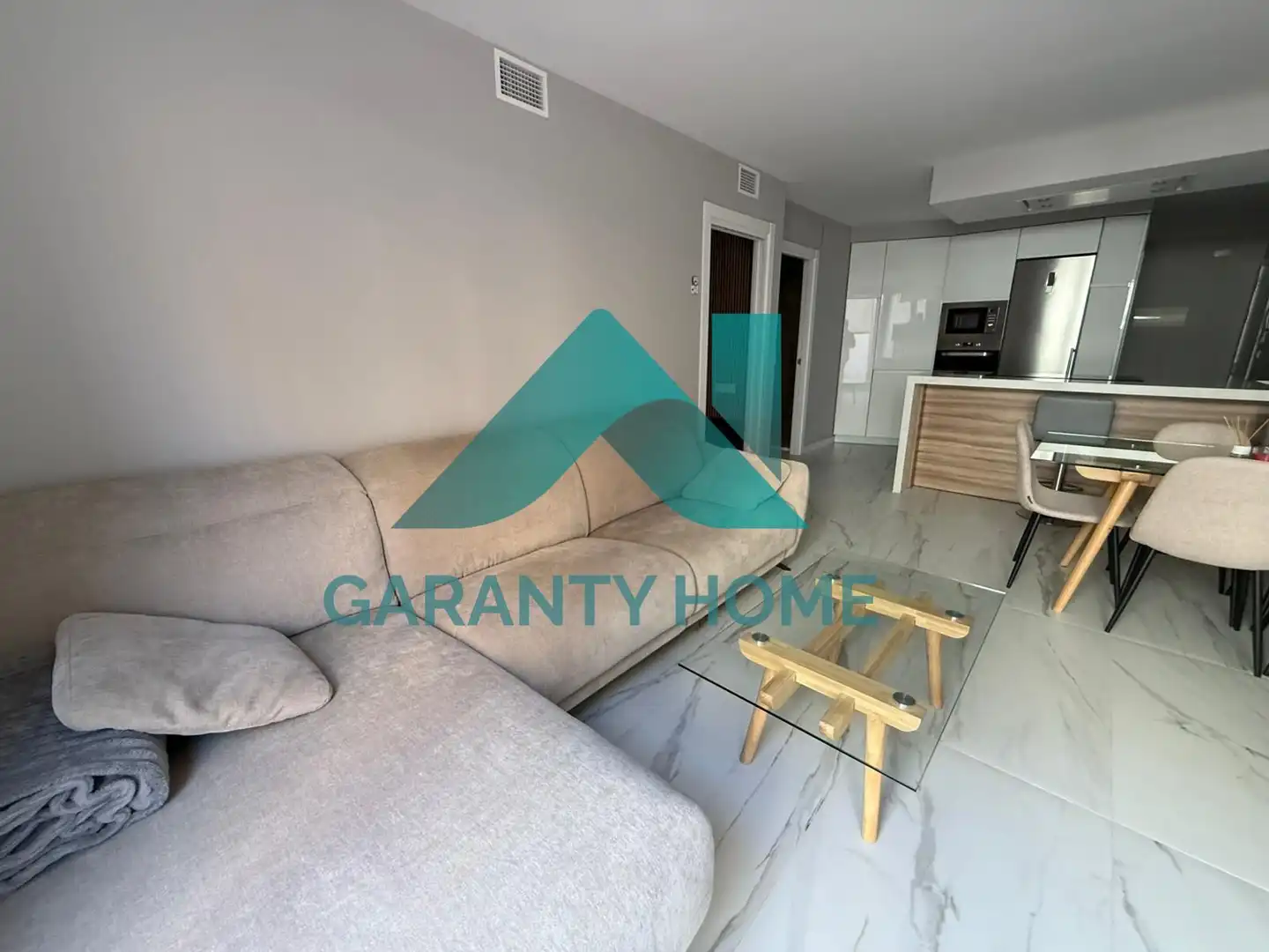 Sala d'estar de Apartament en venda en Cáceres amb Aire condicionat i Calefacció