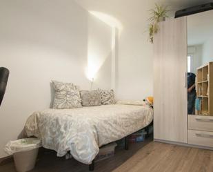 Dormitori de Apartament per a compartir en  Valencia Capital amb Moblat, Forn i Rentadora