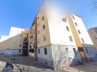 Piso en venta en Carrer CACERES 18