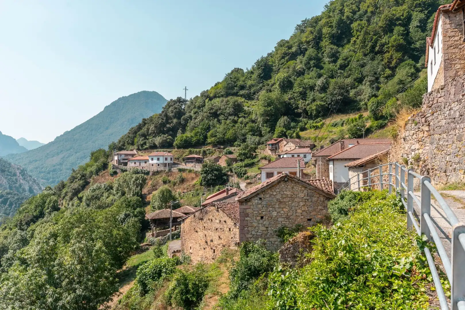 Vista exterior de Casa o chalet en venta en Somiedo con Aire acondicionado, Calefacción y Terraza