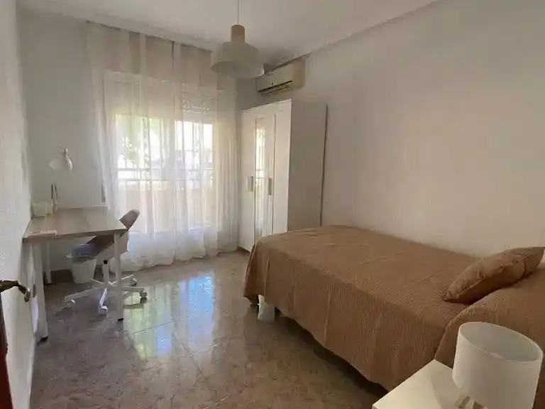 Schlafzimmer von Wohnung zur Miete in Cartagena mit Klimaanlage und Balkon