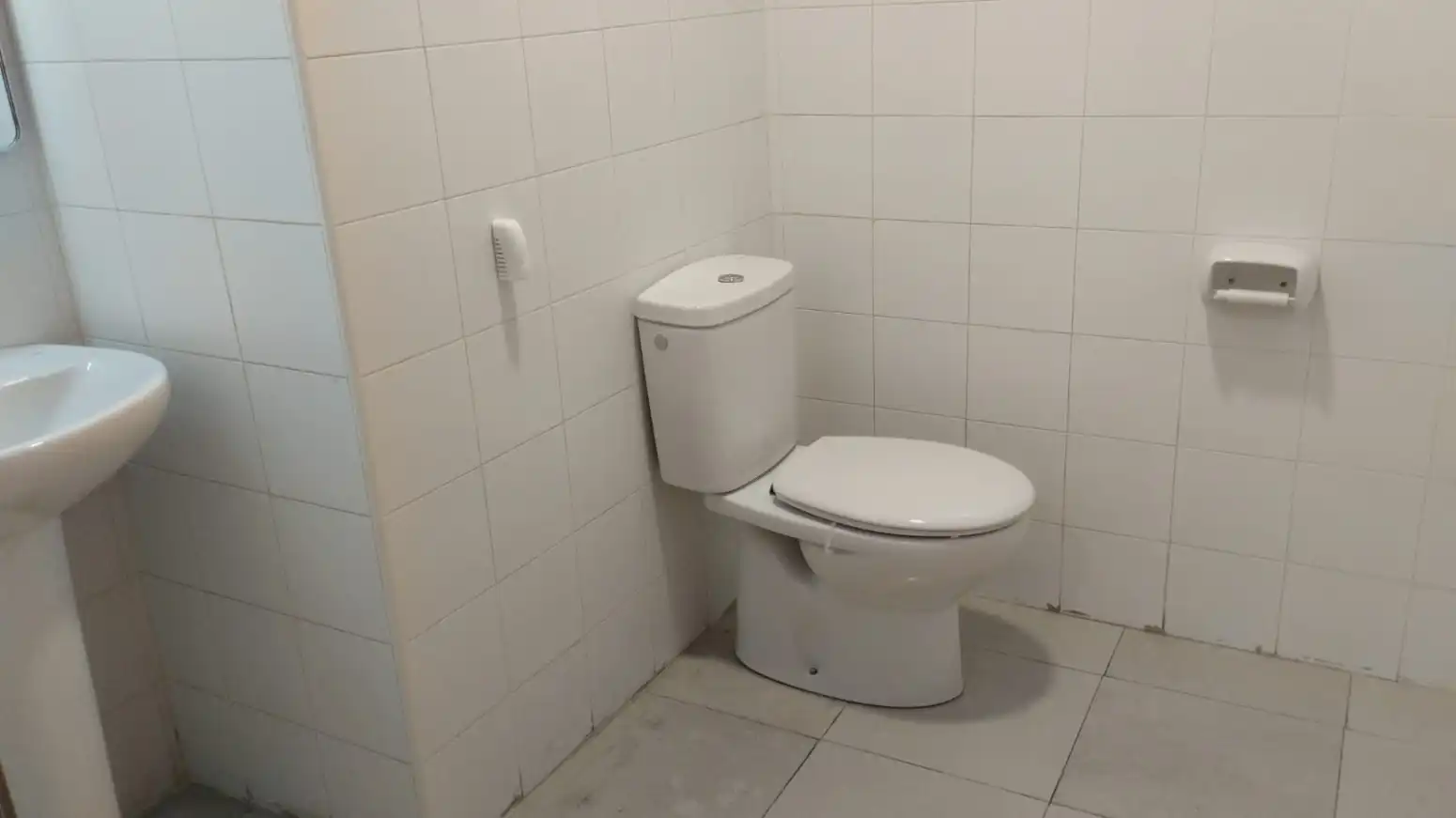 Badezimmer von Geschaftsraum zur Miete in  Logroño