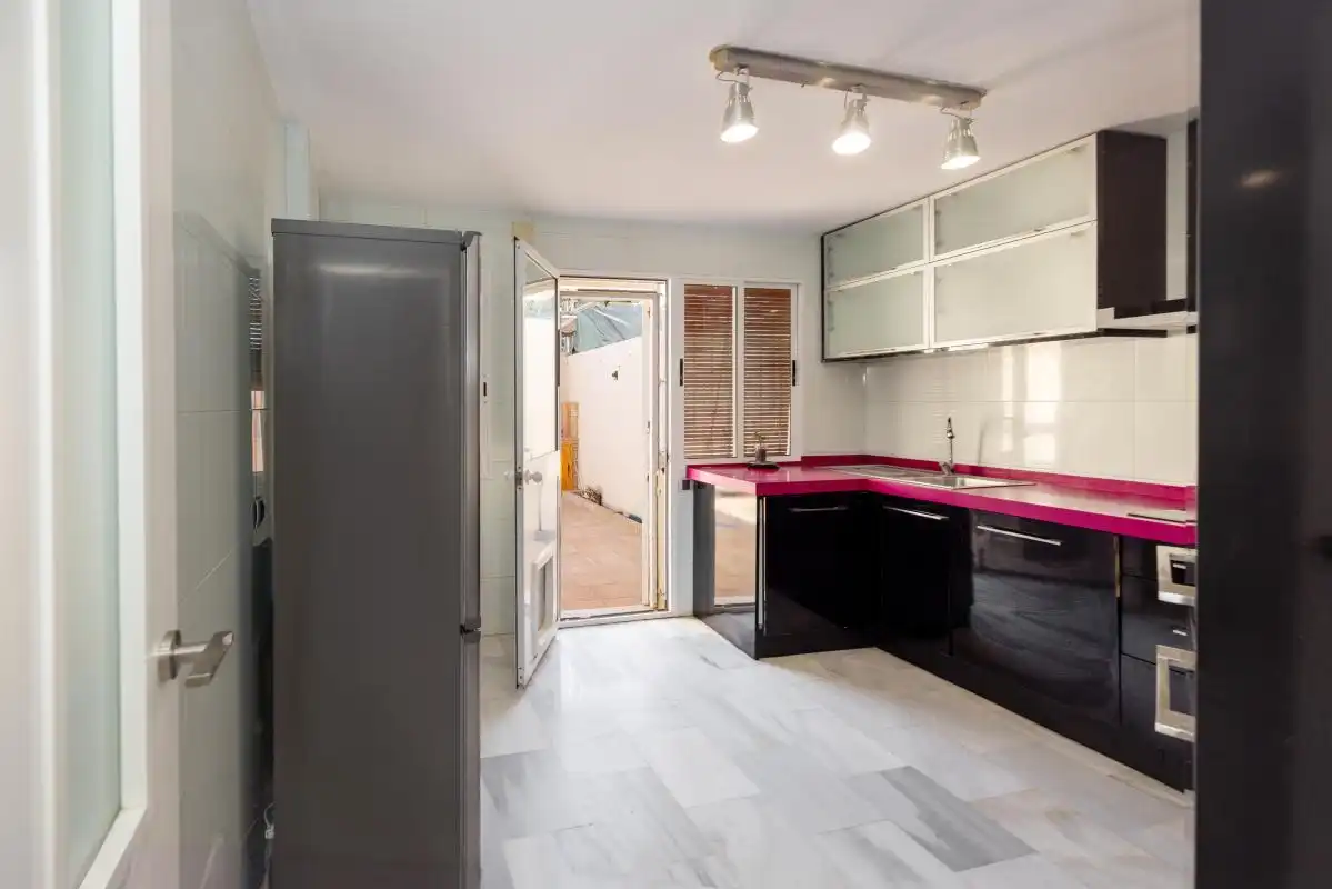 Cocina de Casa adosada en venta en Valencina de la Concepción con Aire acondicionado, Calefacción y Terraza
