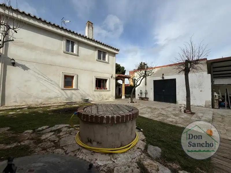 Jardí de Casa o xalet en venda en Valladolid amb Calefacció, Traster i Piscina