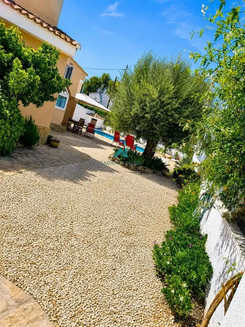 Terrassa de Casa o xalet en venda en Serra amb Aire condicionat, Calefacció i Jardí privat