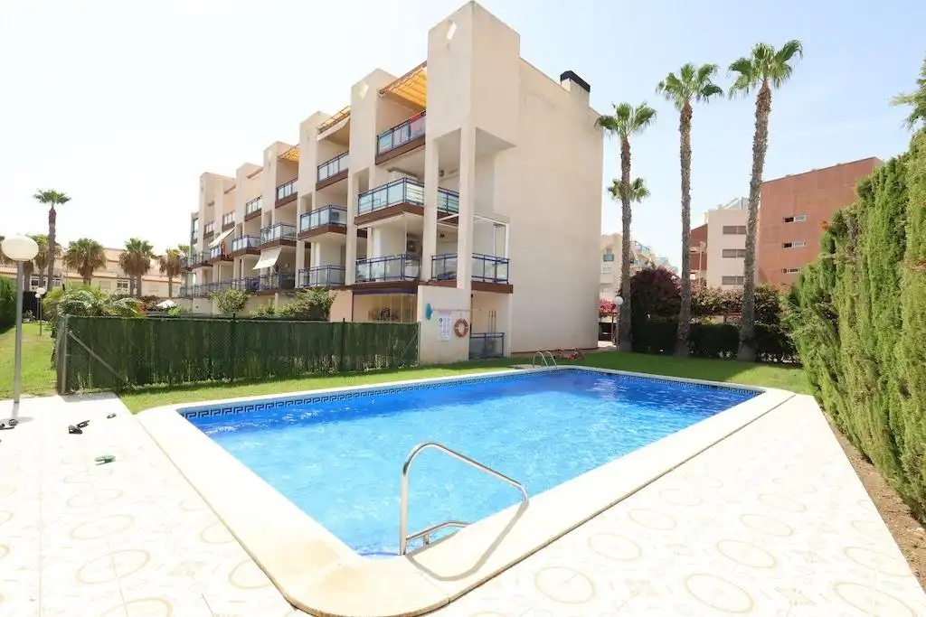 Piscina de Apartamento en venta en Orihuela con Aire acondicionado, Jardín privado y Terraza