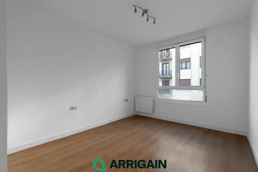 Piso con terraza en venta en Secundino Esnaola Kalea