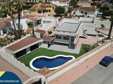 Villa avec piscine à vendre à Ciudad Quesada