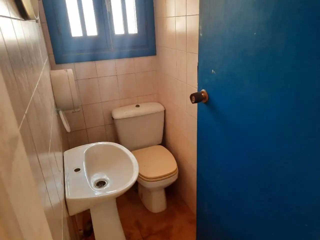 Badezimmer von Geschaftsraum zum Verkauf in Cartagena