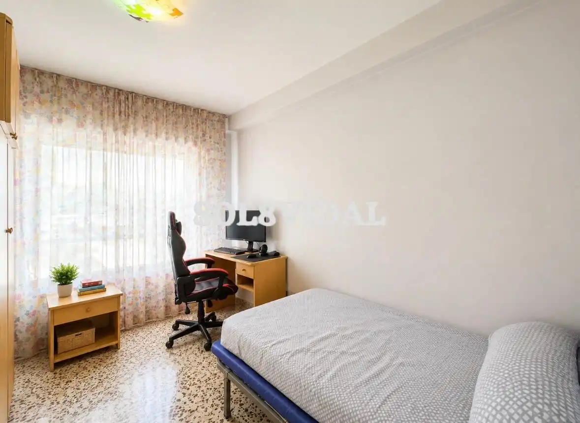 Habitación de Piso en venta en Orihuela con Balcón