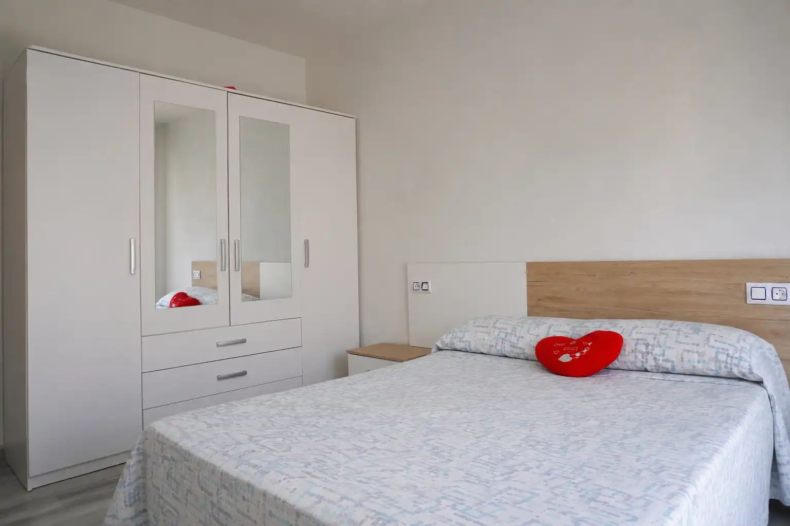 Habitación de Casa adosada en venta en Vegas del Genil con Jardín privado, Terraza y Amueblado
