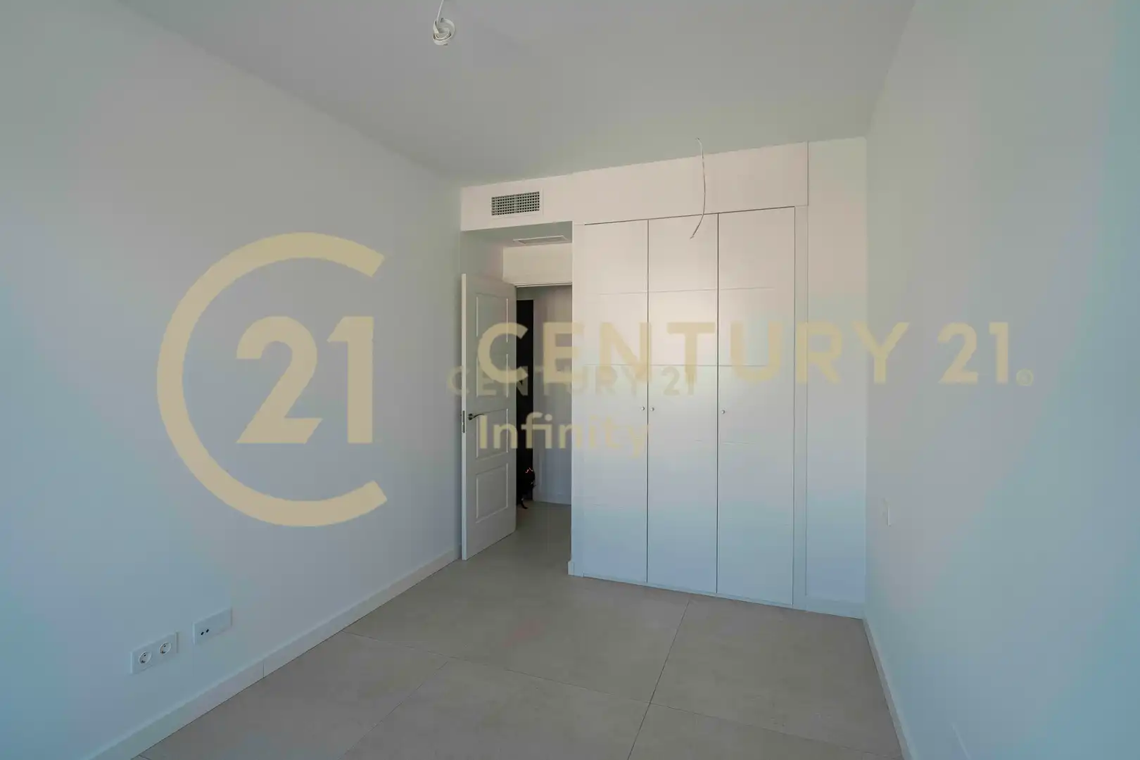 Habitación de Apartamento en venta en Torremolinos con Aire acondicionado, Jardín privado y Trastero