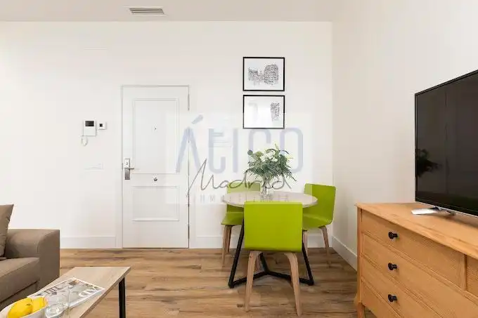 Bedroom of Flat for rent in Madrid  with Air Conditioner, Heating and Furnished