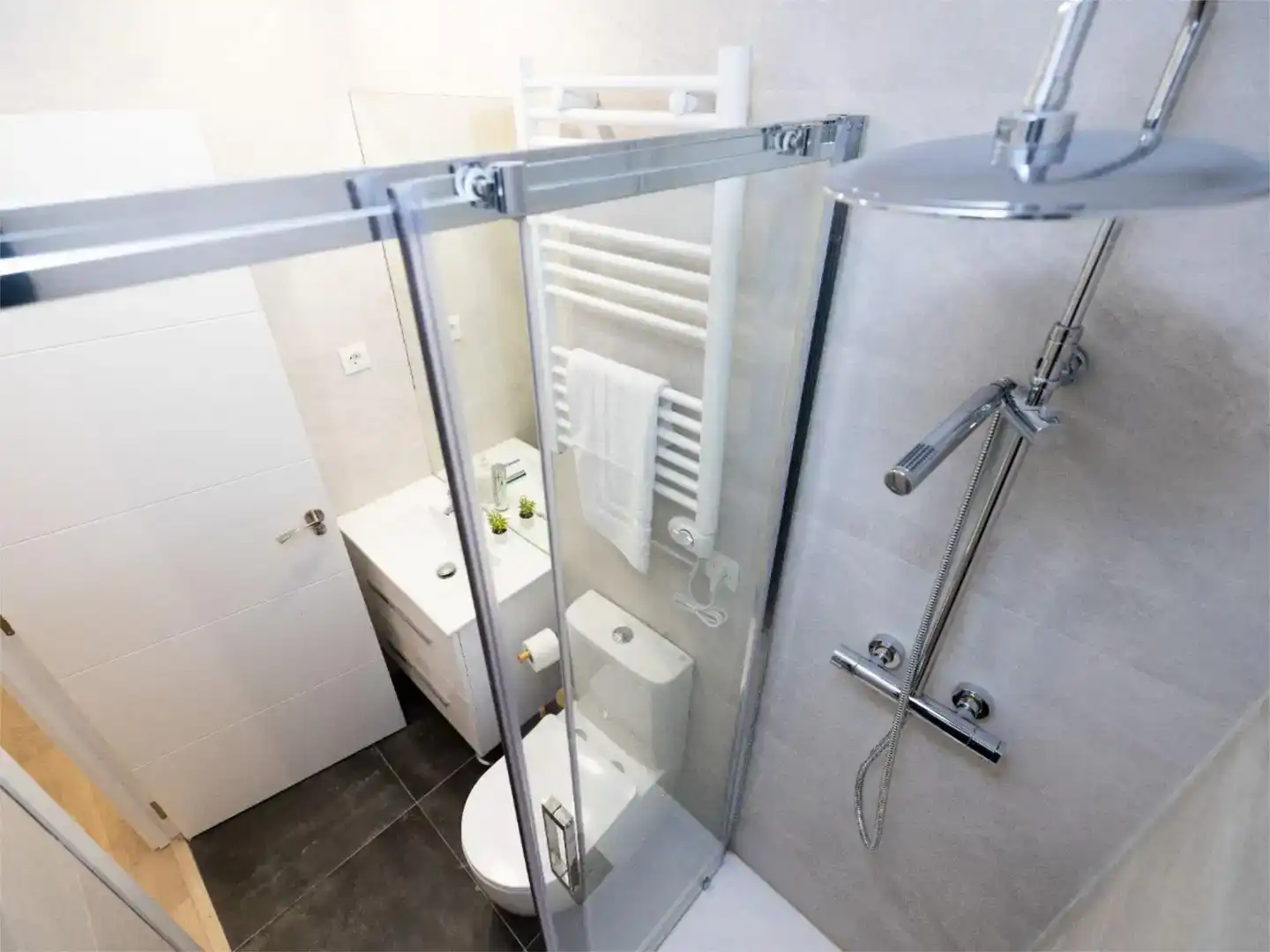 Baño de Apartamento de alquiler en Madrid con Aire acondicionado y Amueblado