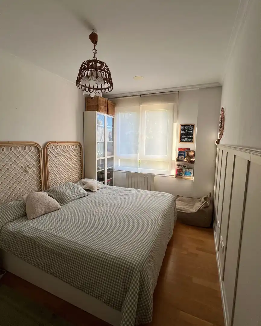 Habitación de Piso en venta en  Logroño con Aire acondicionado, Calefacción y Jardín privado