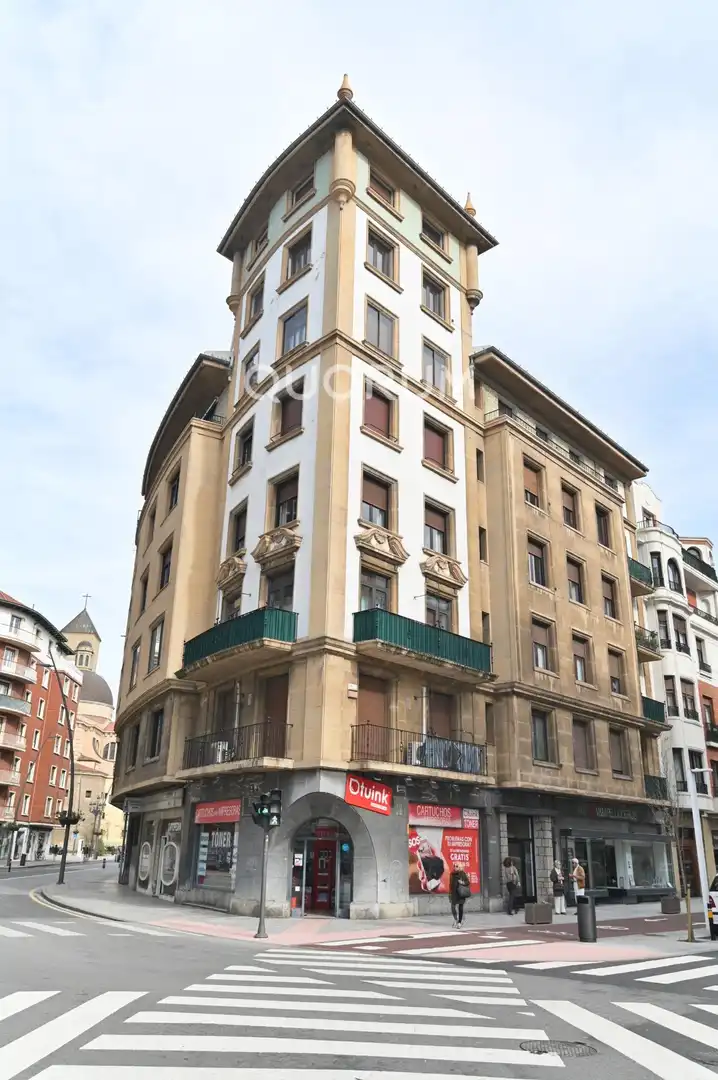 Vista exterior de Pis en venda en Getxo  amb Calefacció, Terrassa i Traster