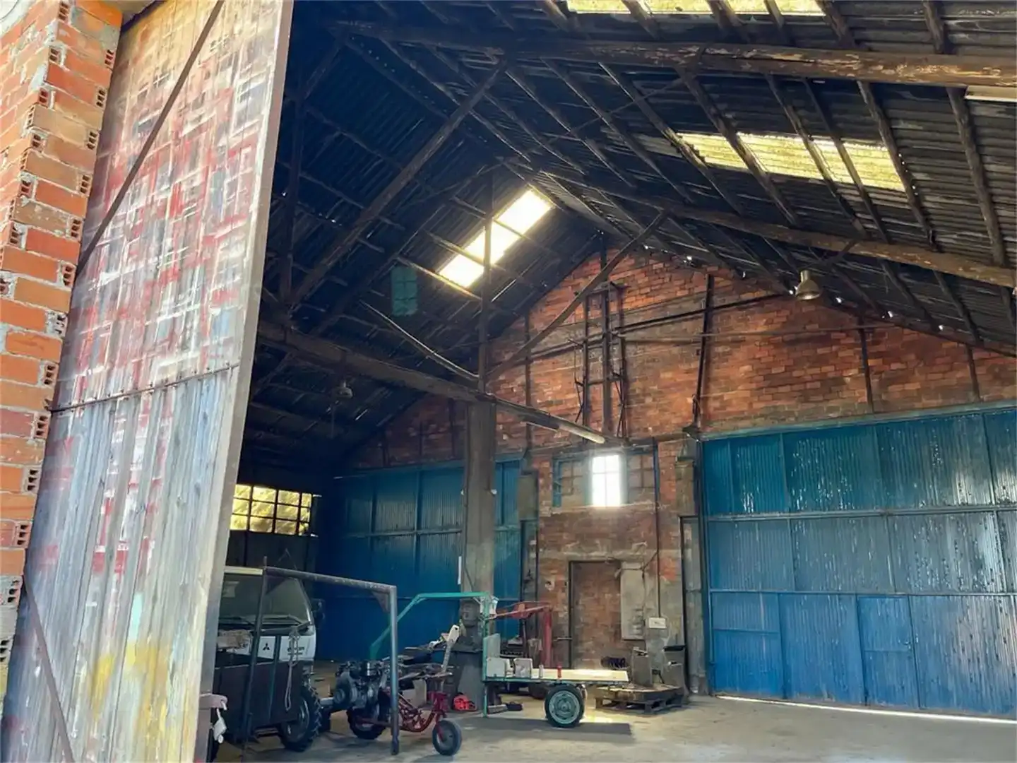 Vista exterior de Nau industrial en venda en Cospeito