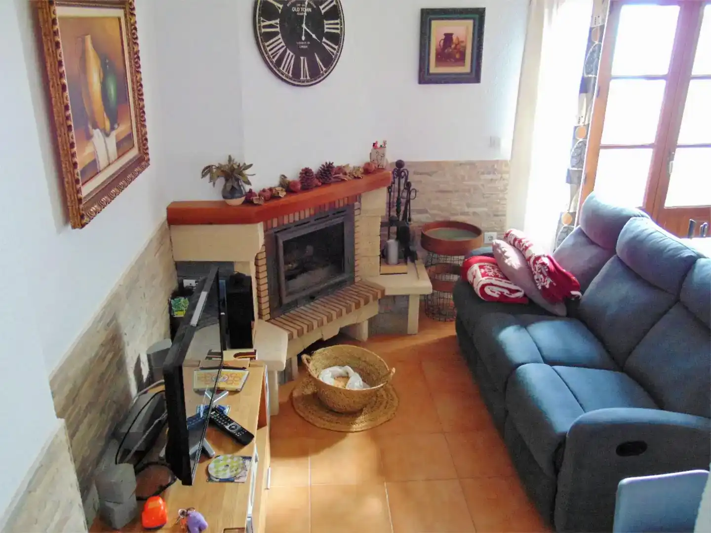 Sala de estar de Piso en venta en Carataunas con Piscina y Amueblado