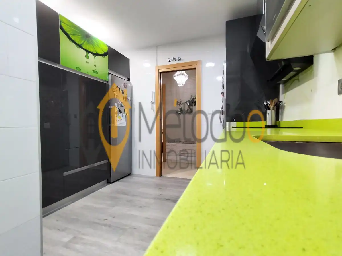 Cocina de Piso en venta en Sevilla con Aire acondicionado, Calefacción y Jardín privado
