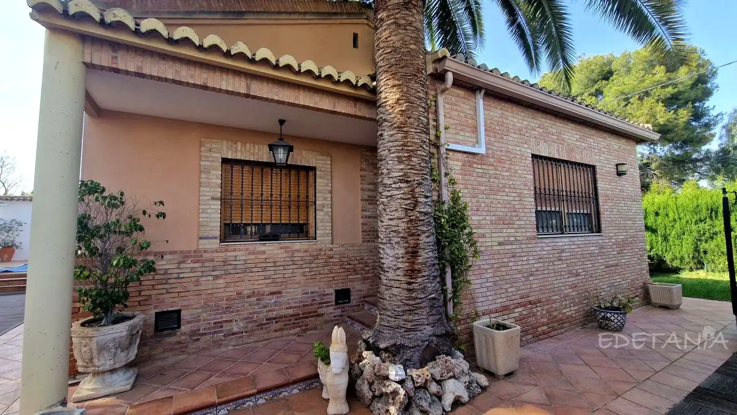 Exterior view of Houses for rent in Moncada  with Air Conditioner, Private garden and Terrace