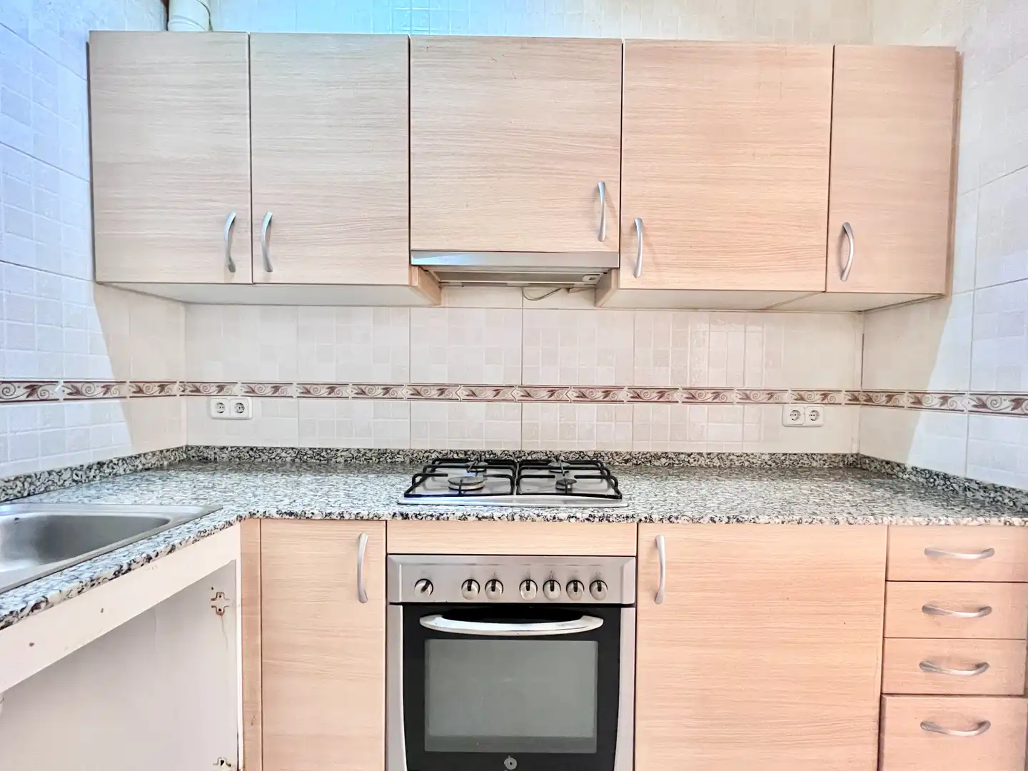 Kitchen of Flat for sale in Barcelona  with Parquet flooring, Oven and Balcony