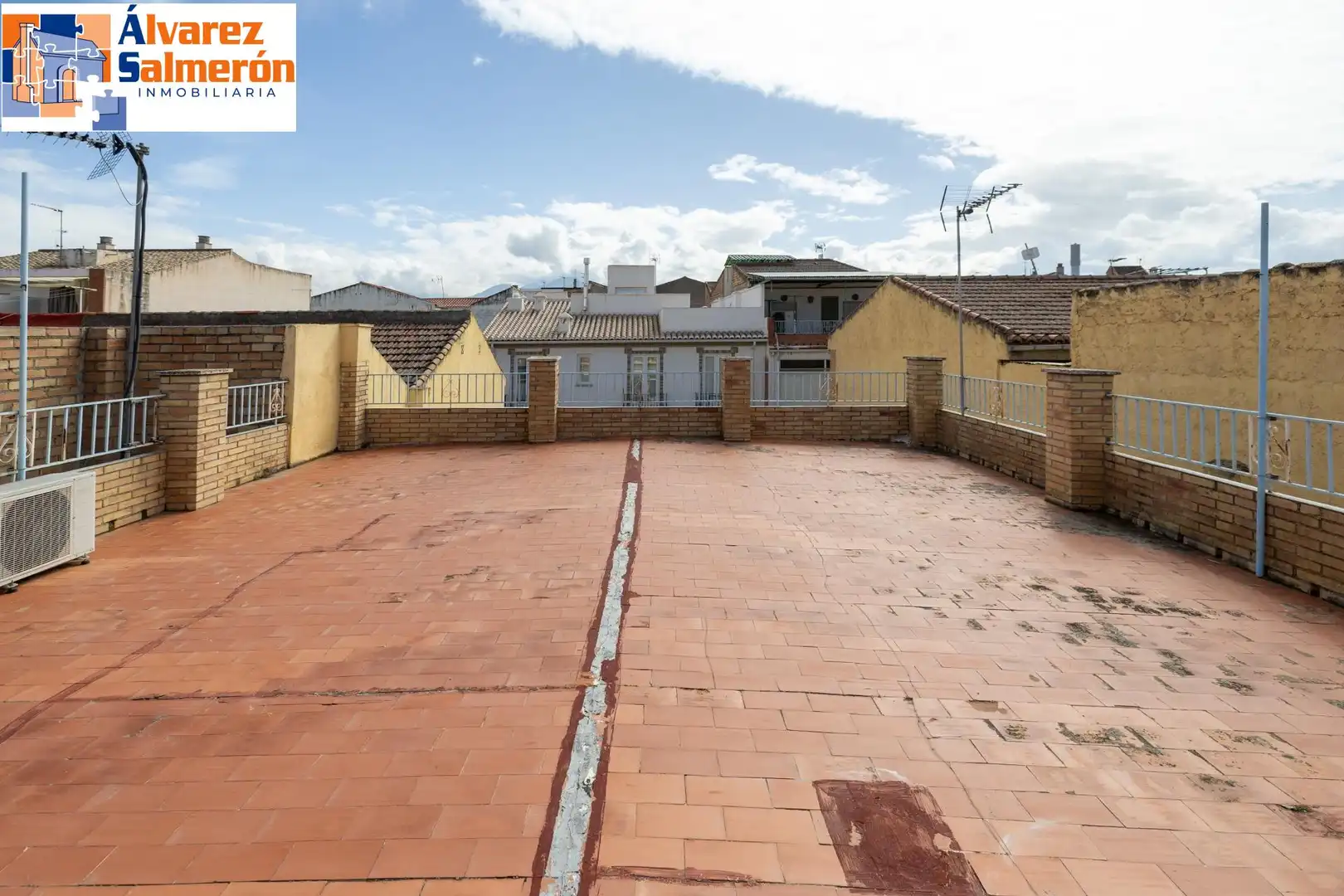 Exterior view of Houses for sale in Armilla  with Air Conditioner, Storage room and Balcony
