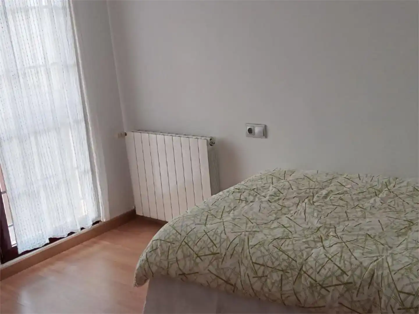 Habitación de Dúplex en venta en Hellín con Aire acondicionado, Parquet y Trastero