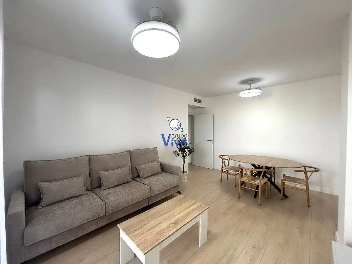 Sala de estar de Piso de alquiler en Umbrete con Aire acondicionado, Parquet y Terraza