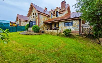 Vista exterior de Casa o xalet en venda en Meruelo amb Balcó