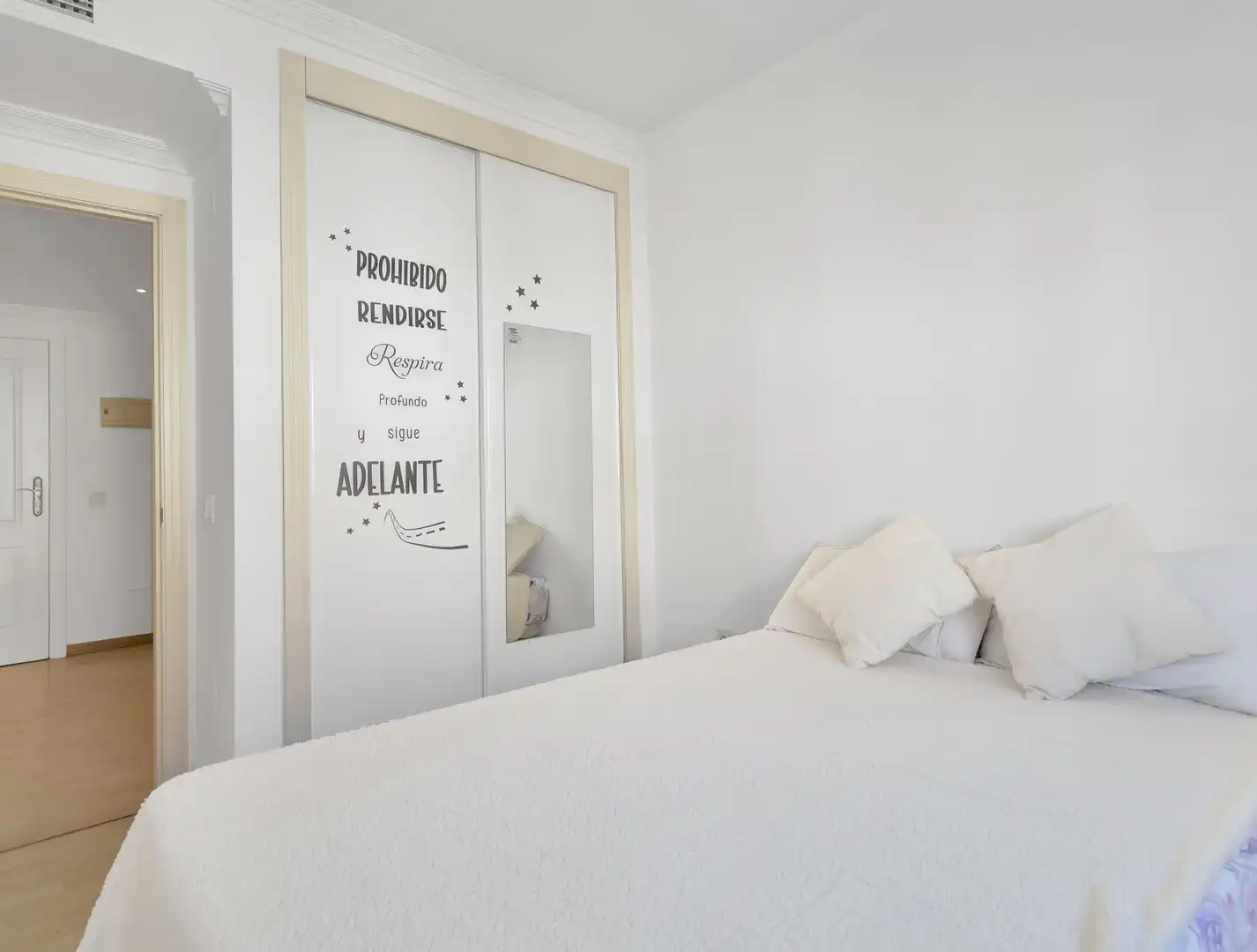 Habitación de Apartamento en venta en Marbella con Aire acondicionado, Calefacción y Jardín privado