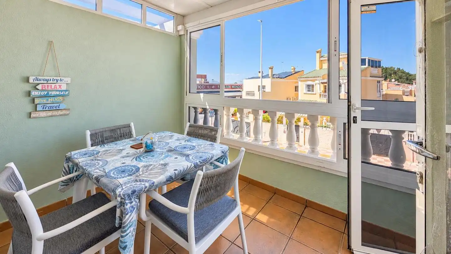 Casa bifamiliare con piscina in vendita a Avenida de Finlandia, imagen 5