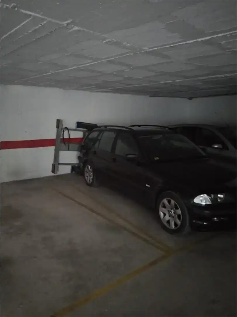 Parkplatz von Garage zum Verkauf in Centro
