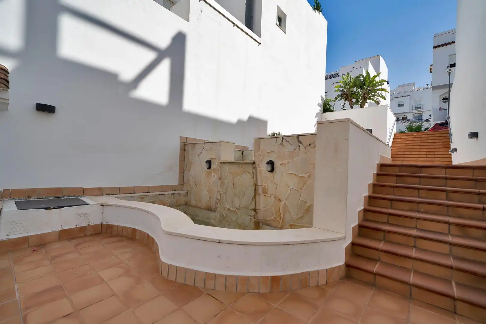 Terrassa de Casa adosada en venda en Fuengirola amb Aire condicionat, Calefacció i Jardí privat
