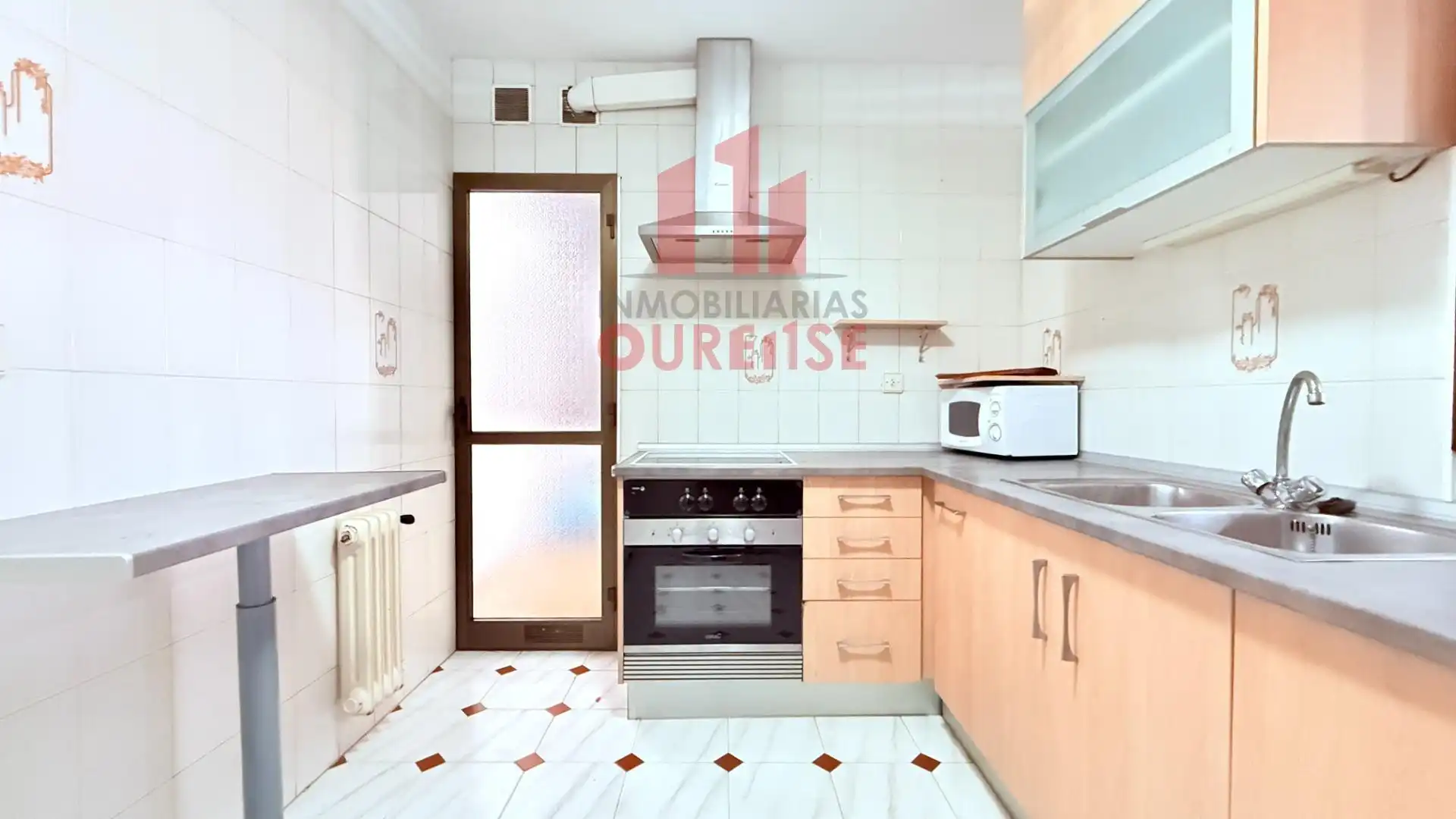 Cocina de Piso en venta en Ourense Capital  con Calefacción, Parquet y Trastero