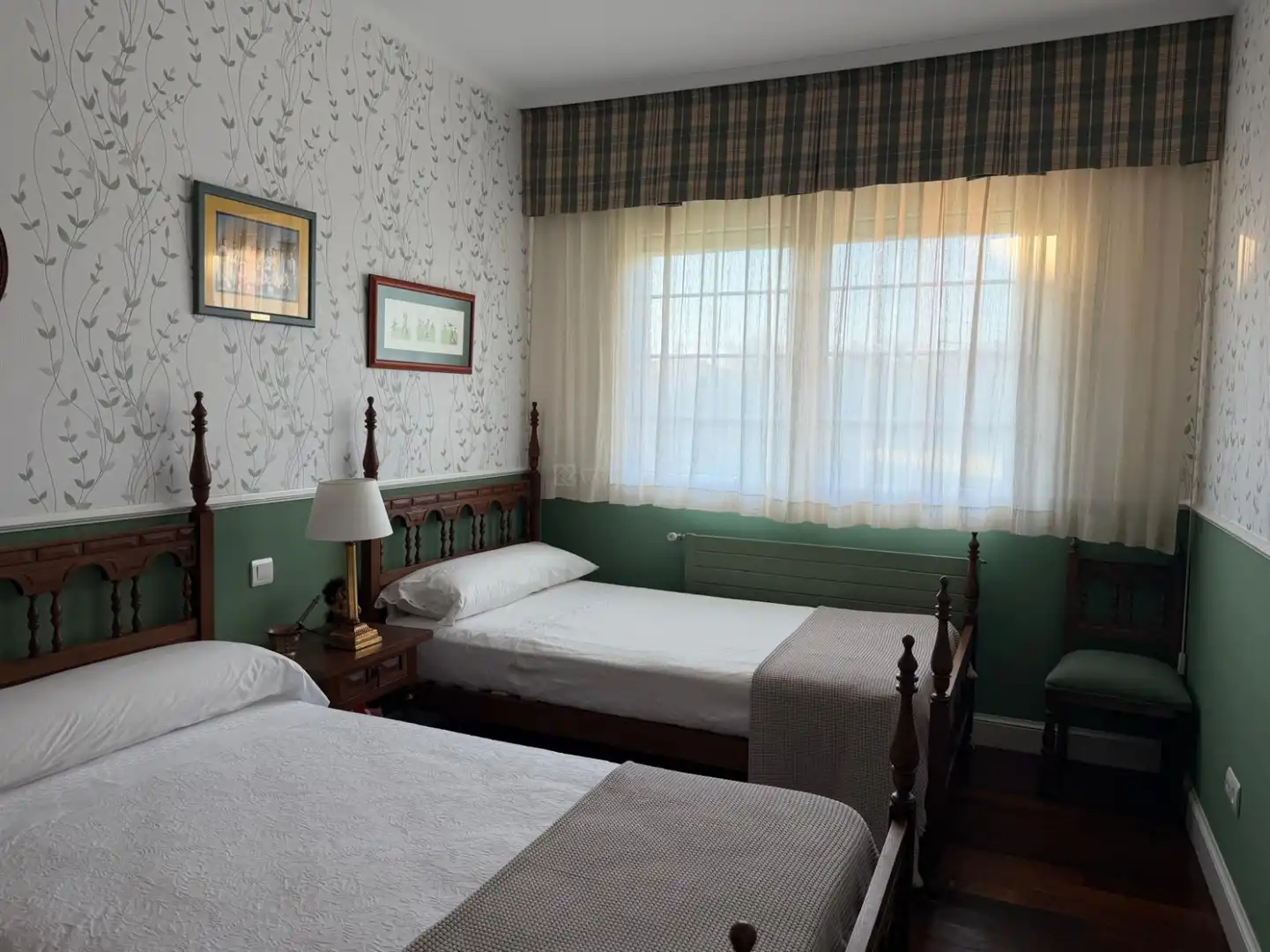 Habitación de Casa o chalet en venta en Anguciana con Calefacción, Jardín privado y Parquet