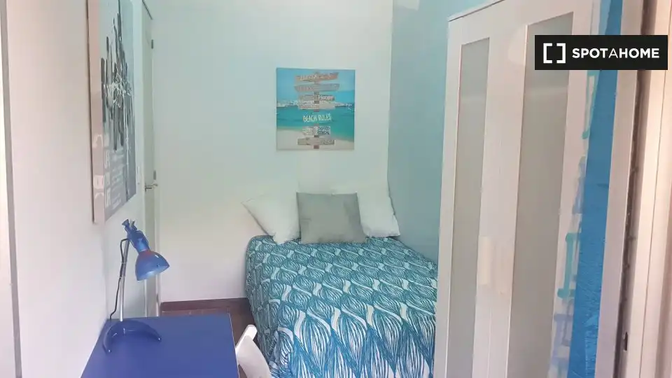 Habitació a Caballería Española