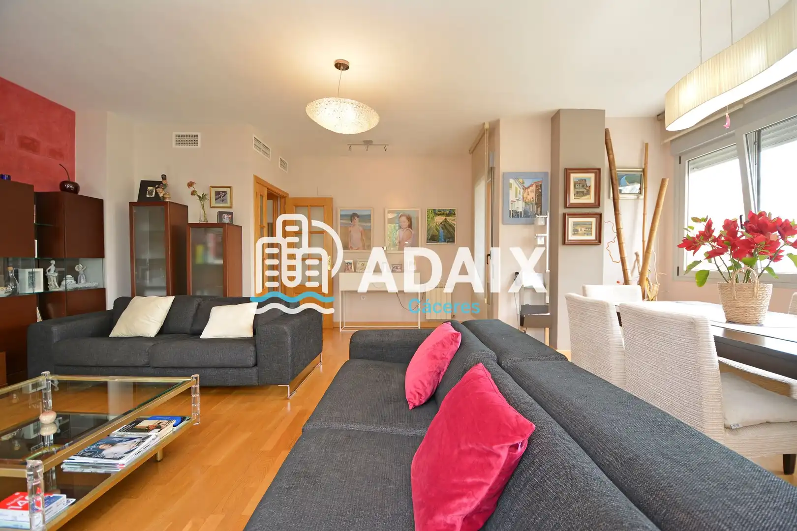Vista exterior de Ático en venta en Cáceres con Aire acondicionado, Calefacción y Terraza