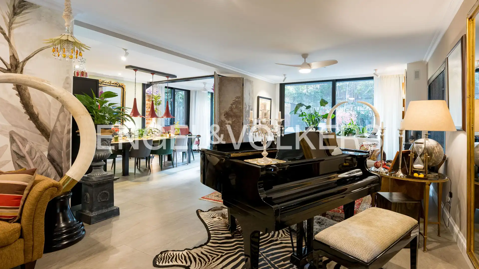 Sala de estar de Casa o chalet en venta en  Madrid Capital con Aire acondicionado, Calefacción y Jardín privado